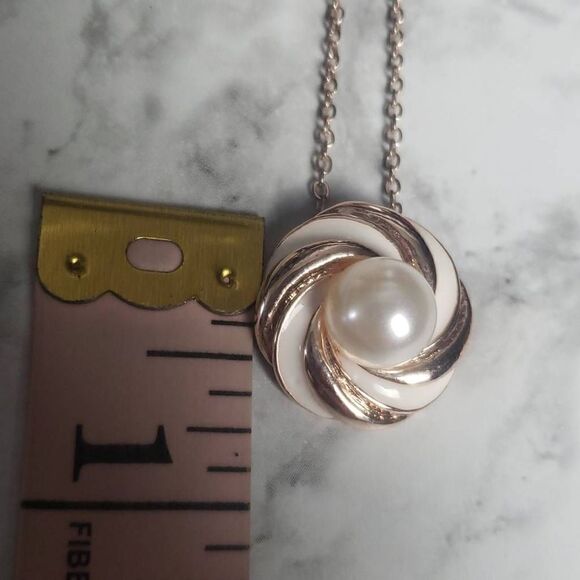 Pearl with Golden and White Swirl Necklace - Picture 9 of 9